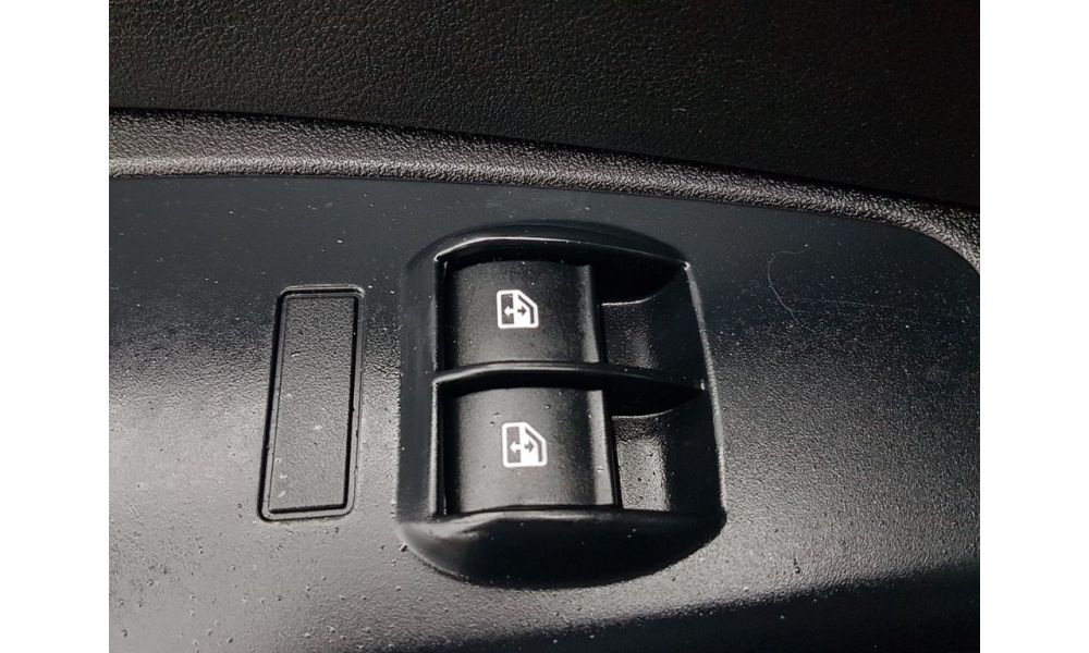 734890