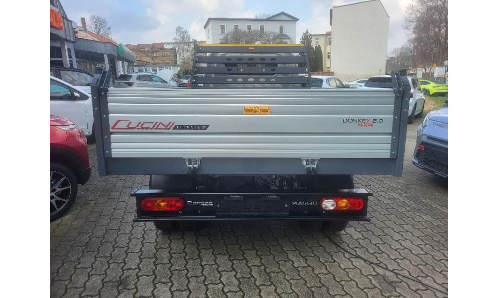 330923
