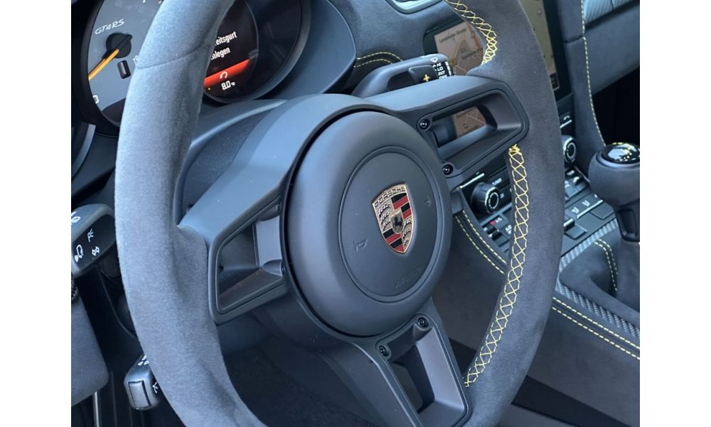 972398
