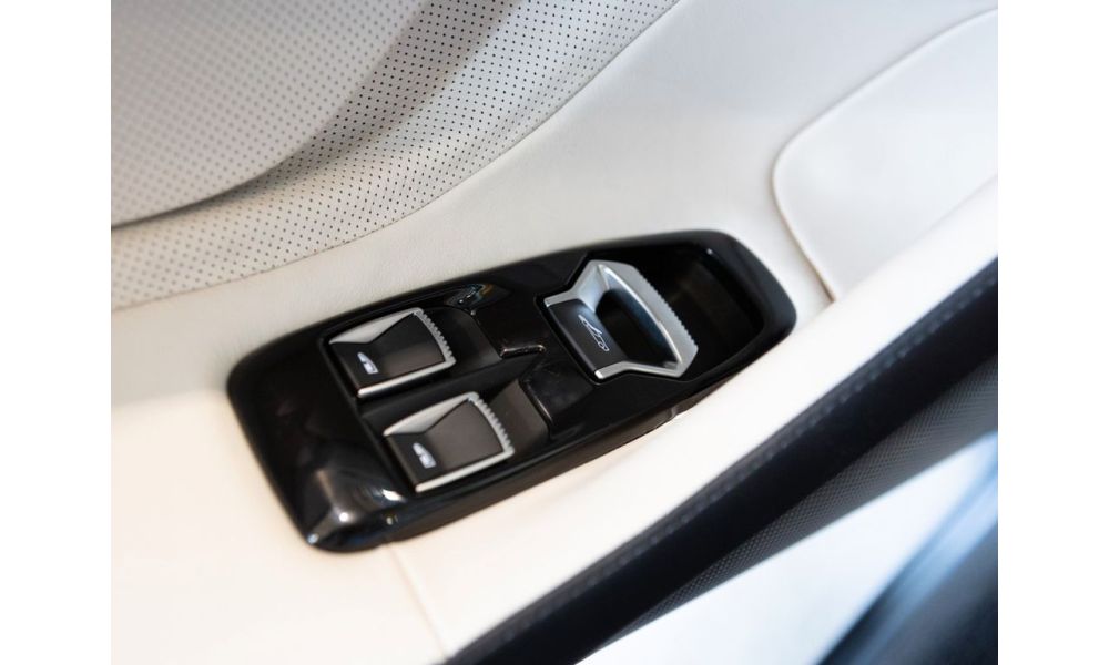 710571