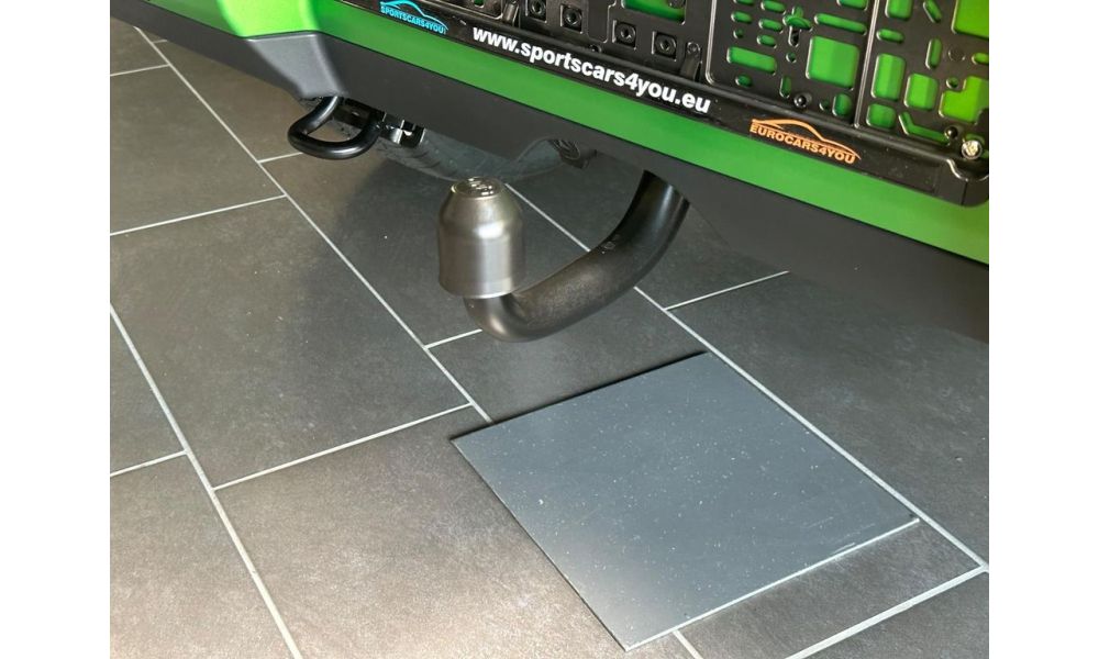 304654