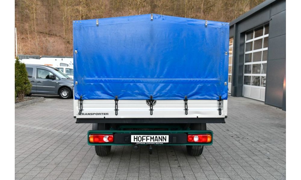 225086