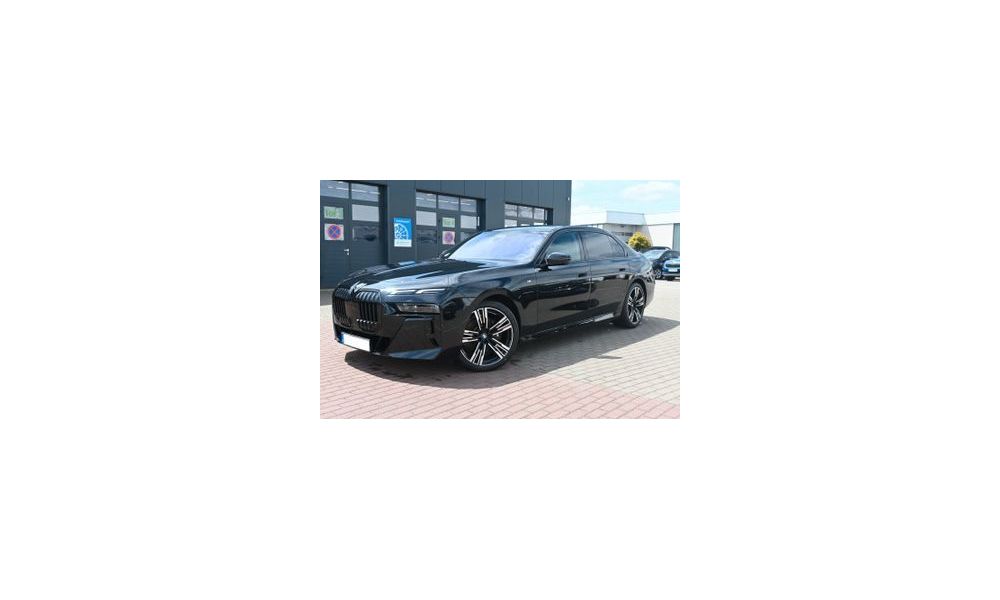 995617