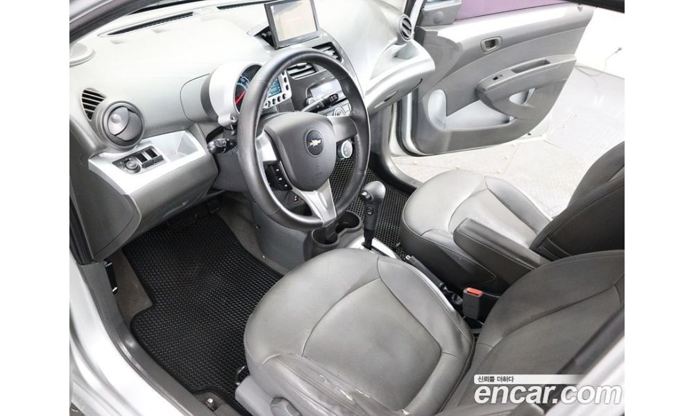 973223