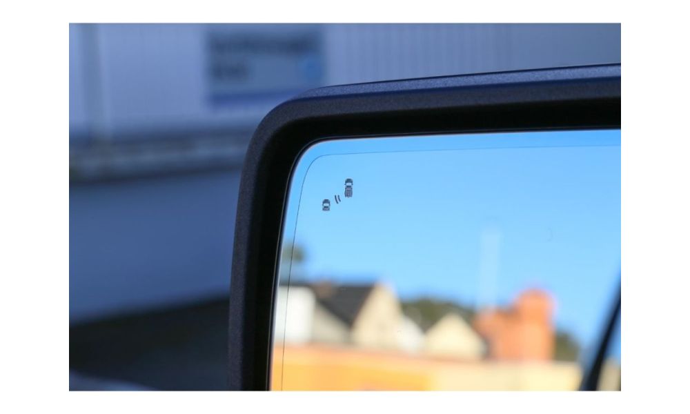 457702