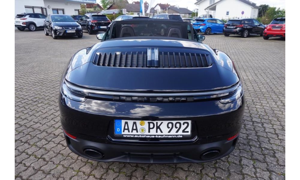 979113