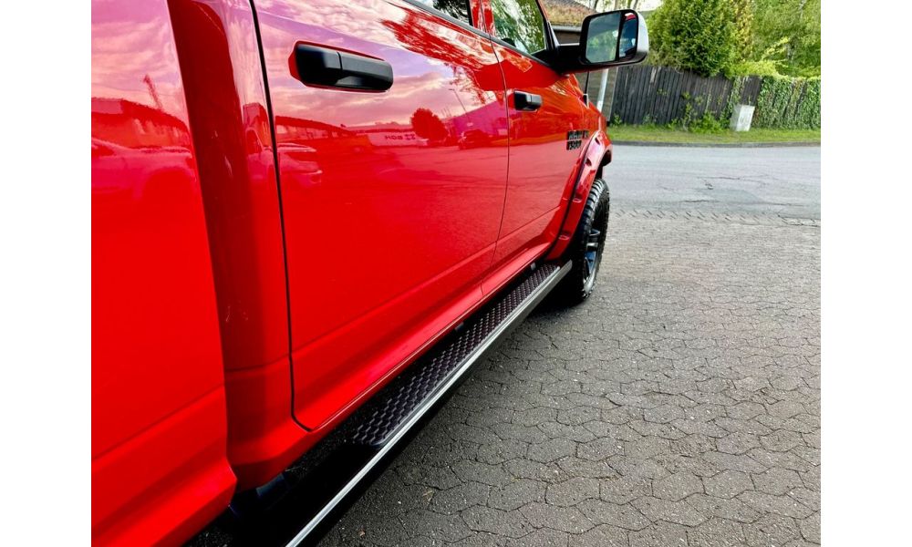 43562