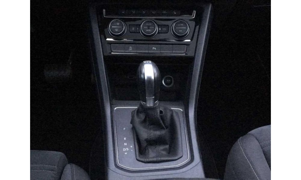 892371