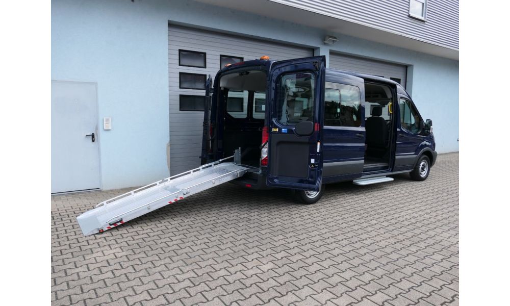 331561