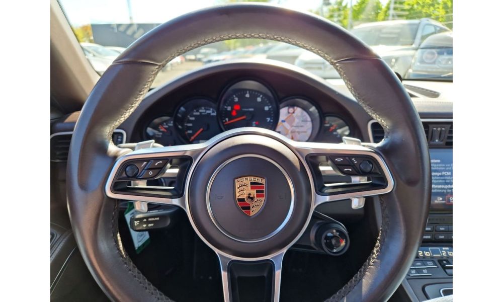 370885