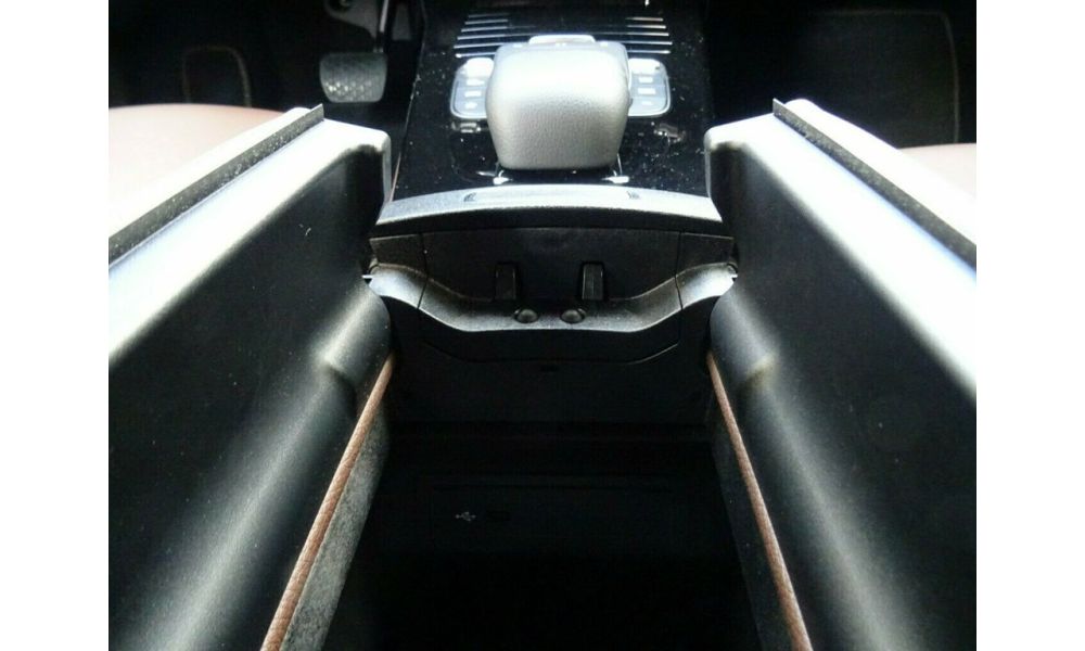943807