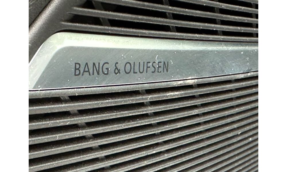 900772