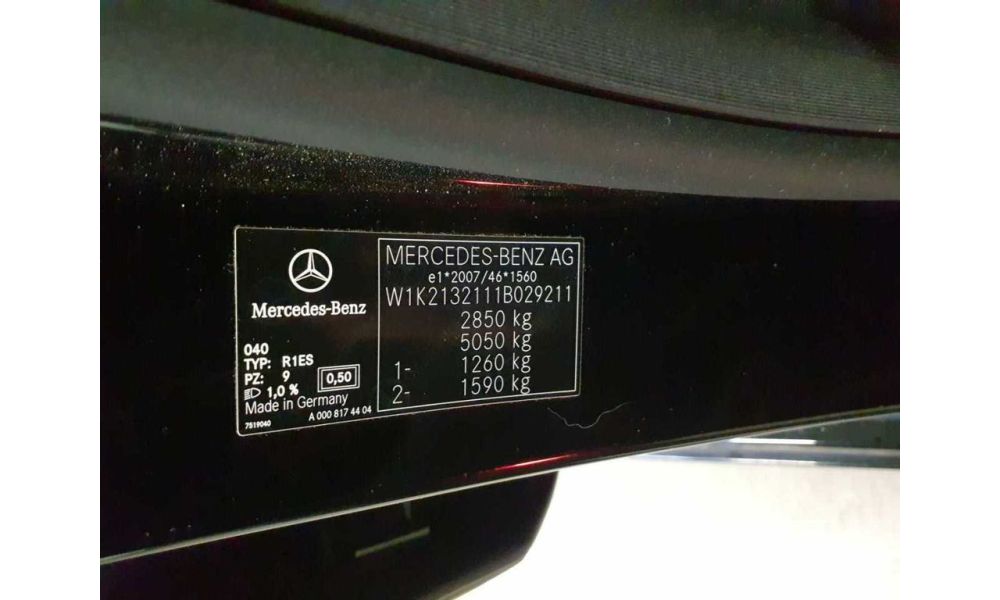 825607