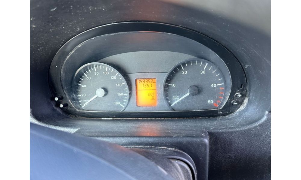 839005