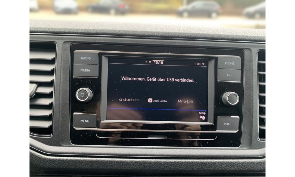 658100