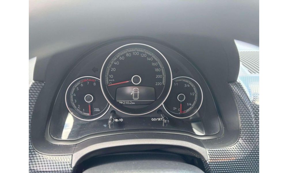 642323
