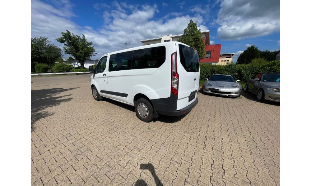 893061