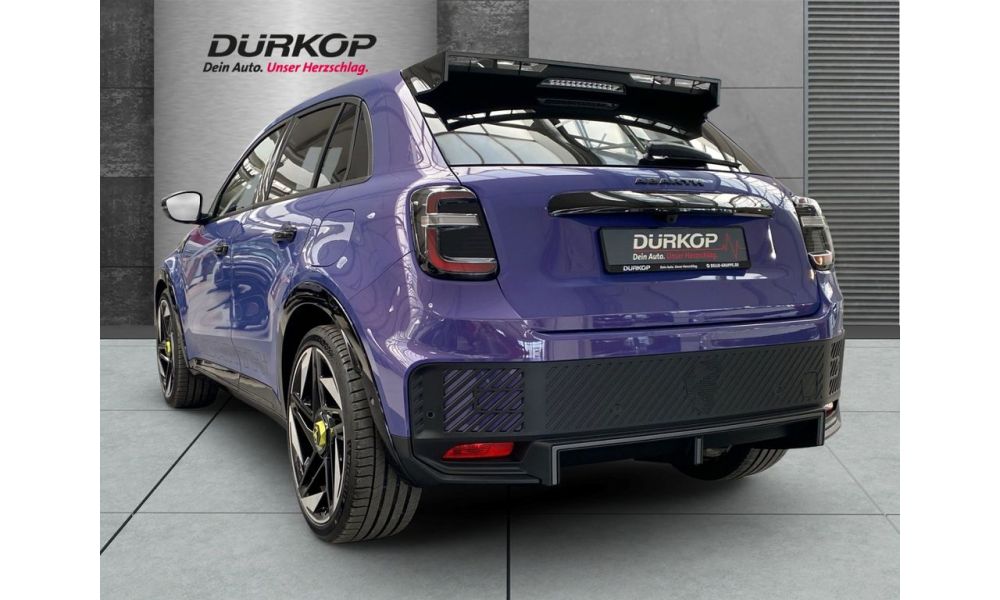 873689