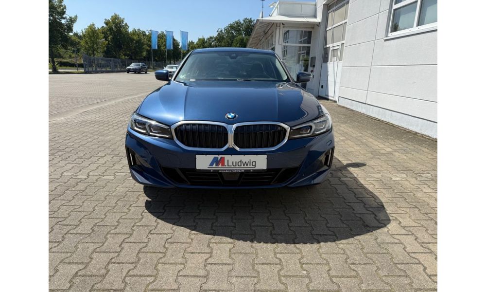 993771