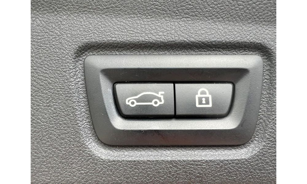 64587
