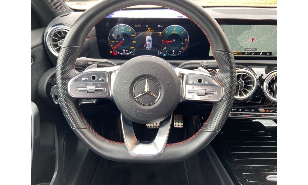 699877