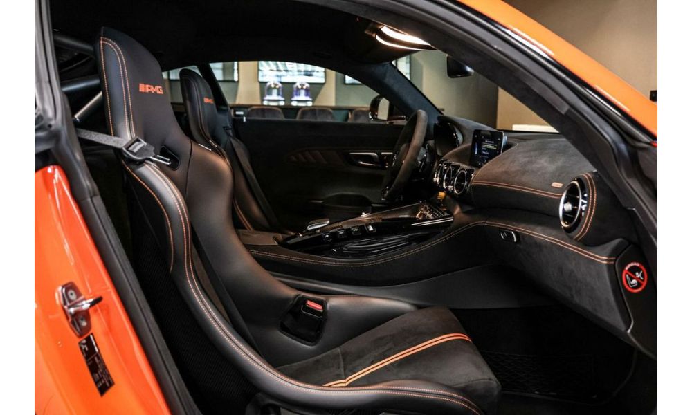 918902