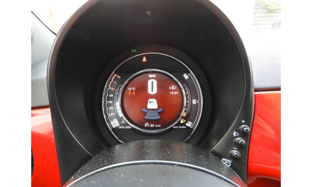 668943