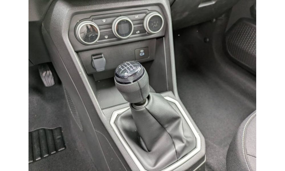 69579