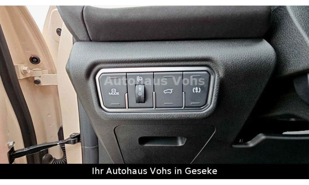 943763