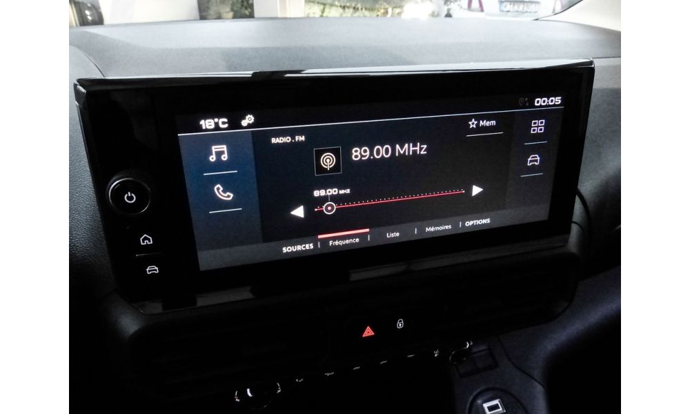 784493