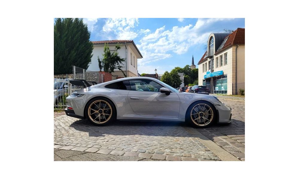 993585