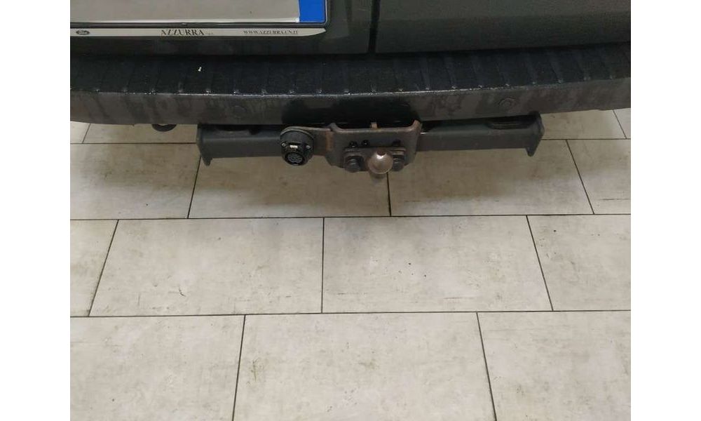 389570
