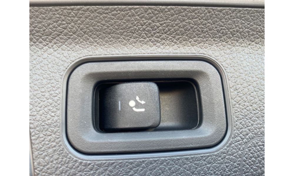 698183