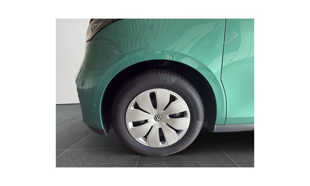 883640
