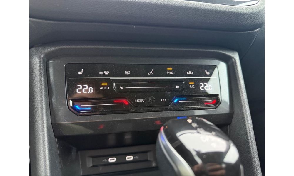 272131