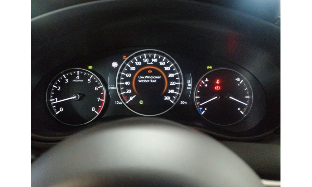885747