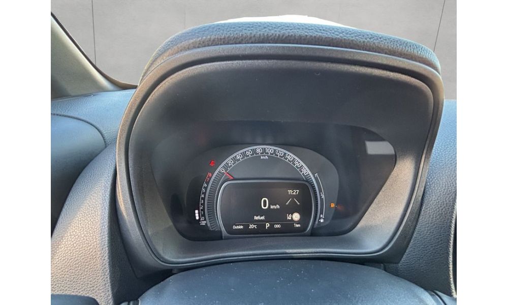 887838