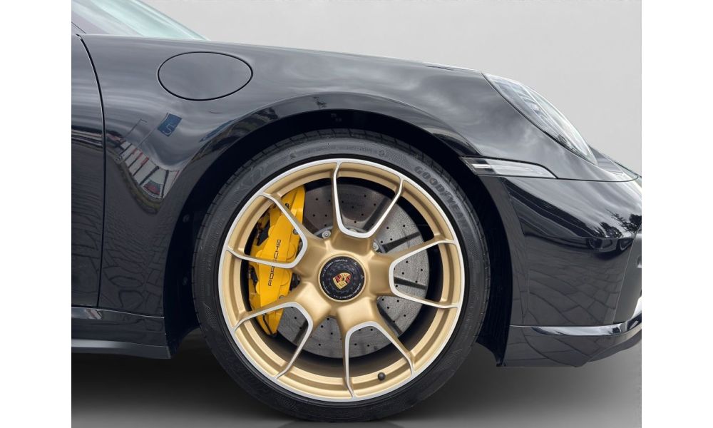 996578