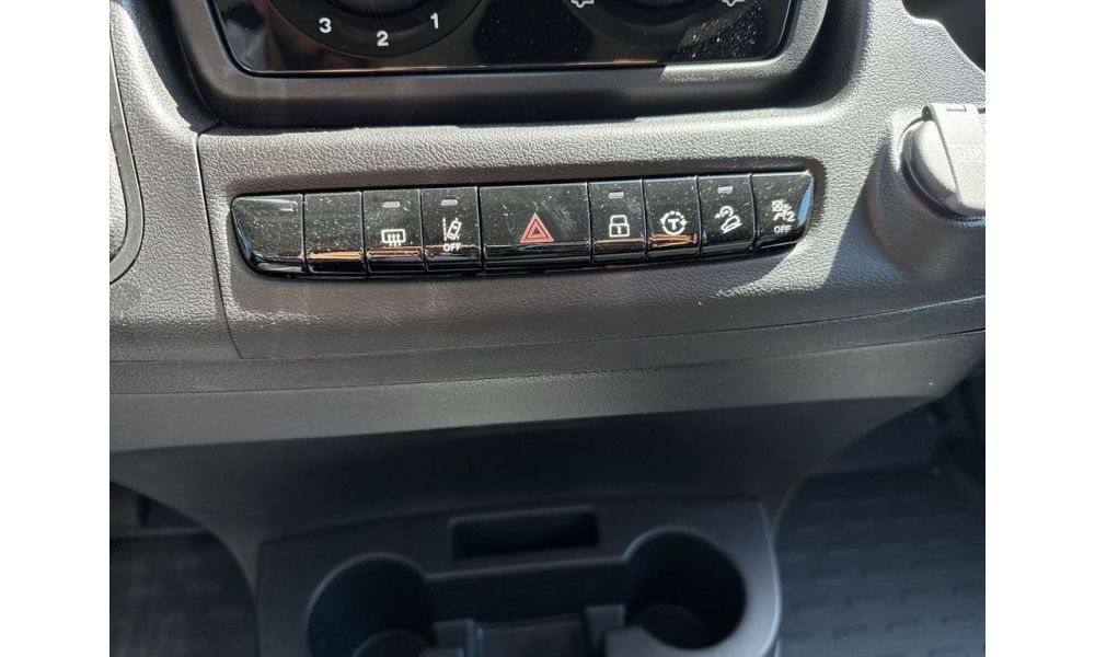 297561