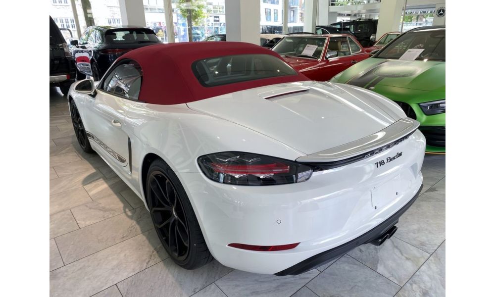 995684
