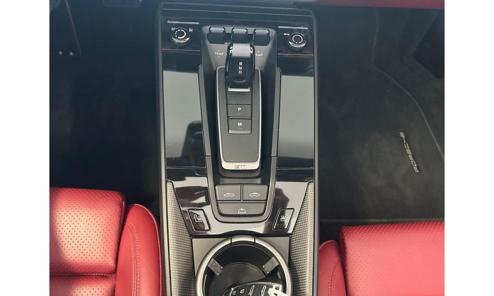 977956