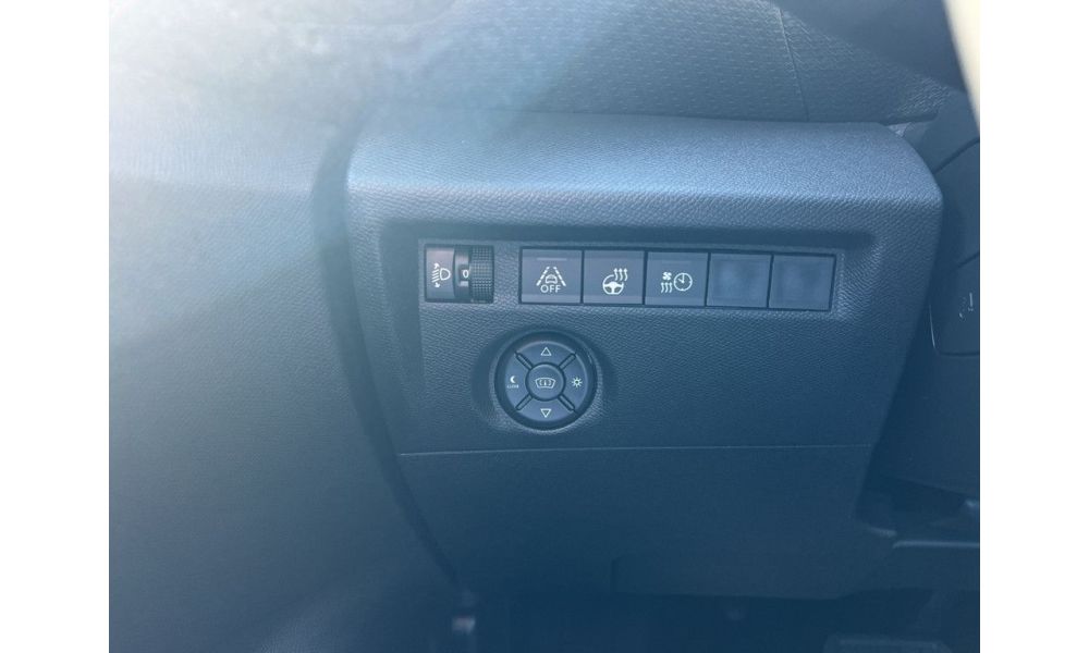 998817