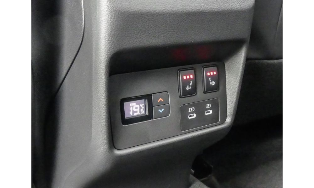 554683