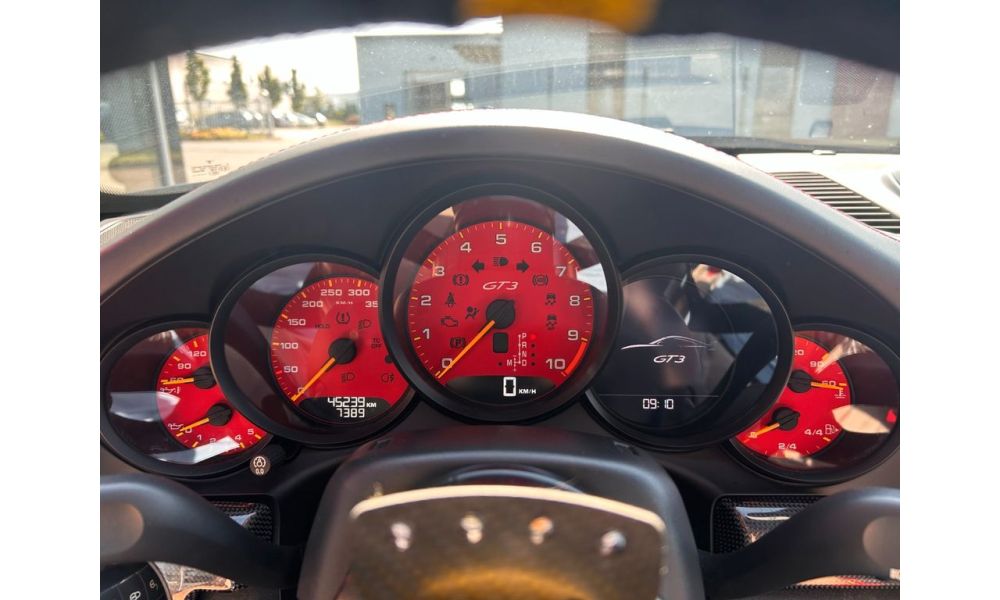 635583