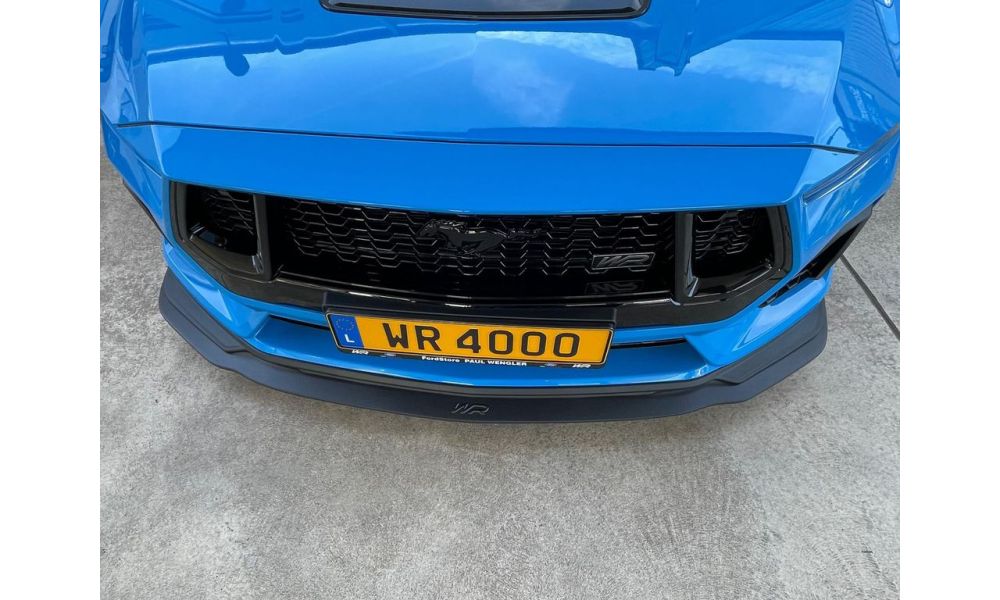 311818