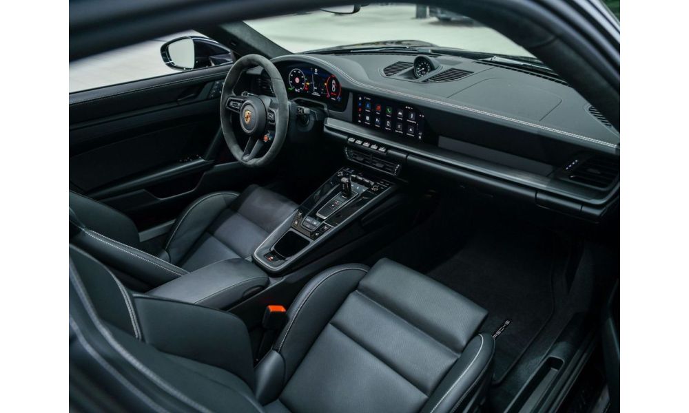 992133