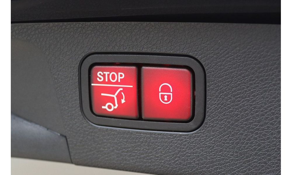64573