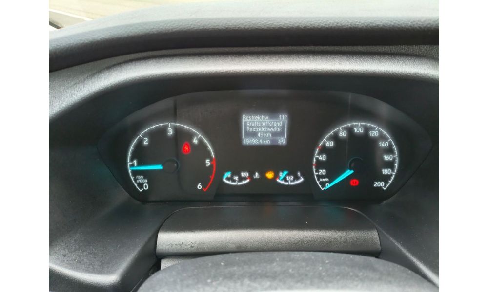 818997