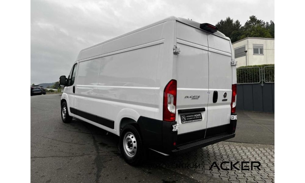 372113