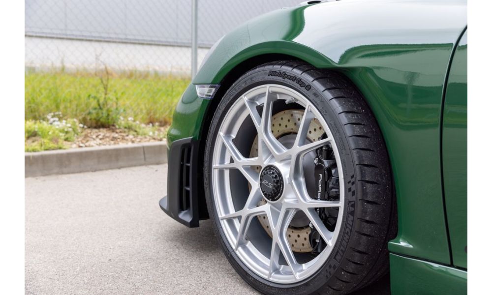 896044